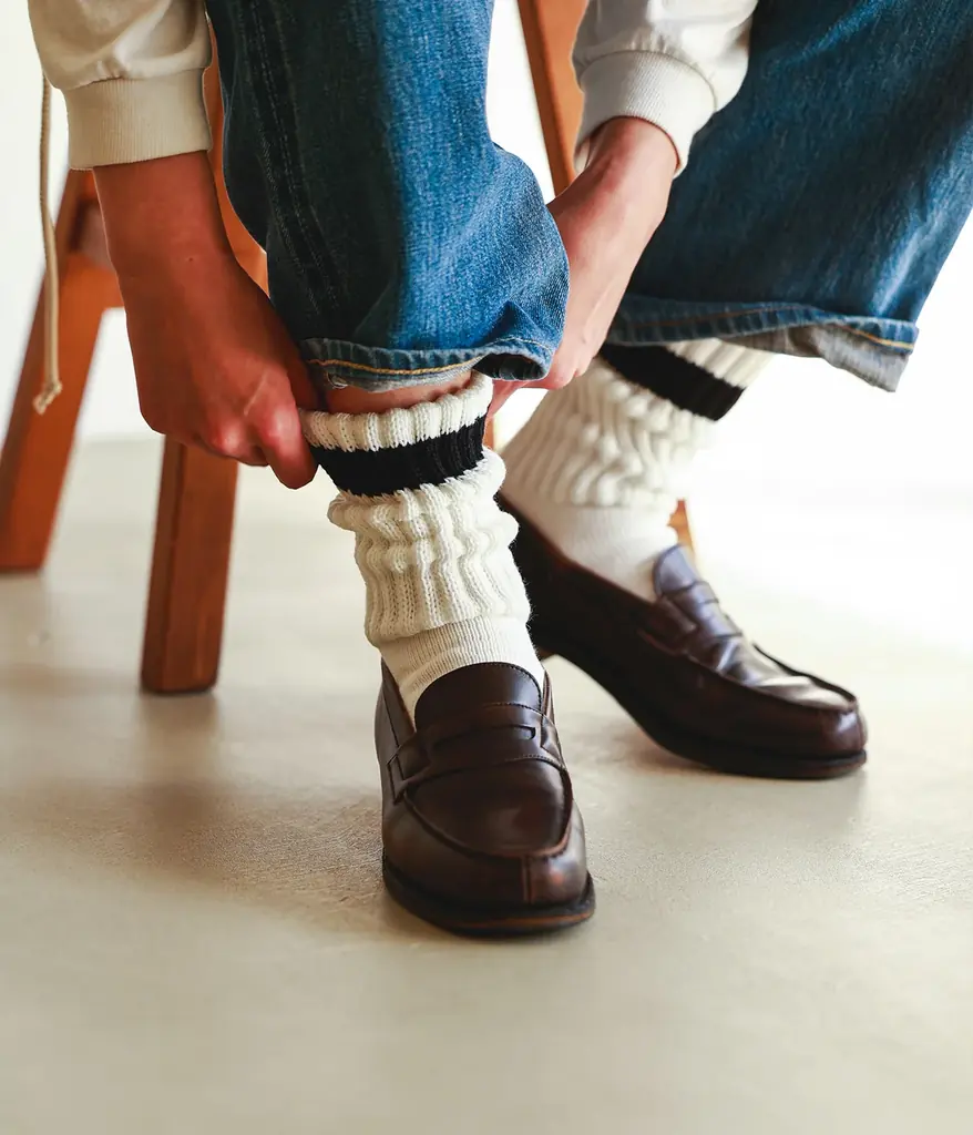 【奥田民生×タビオ コラボ】伝説の名曲「イージュー★ライダー」MV着用ソックスを30年の時を経て復刻。全国ツアー会場と靴下屋、Tabio MENの限定店で販売 画像 3