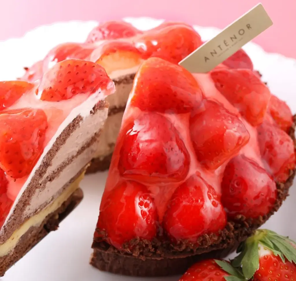【アンテノール 苺フェスタ】あまおうや紅ほっぺを使用したこだわりの苺スイーツが勢ぞろい！この時期だけの苺づくしのおいしさを楽しんで。 画像 7