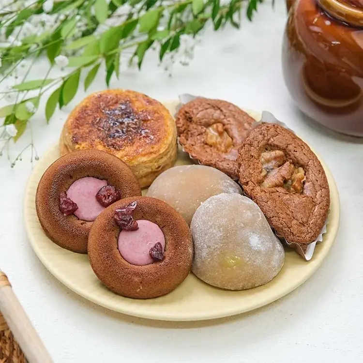 2026年のお取り寄せ初めに。焼き菓子、大福、ハムやスープまで揃う新春限定スイーツ＆セイボリーセット『よくばり味めぐり2026年新春福箱』をスナックミーオンラインストアで期間限定発売 画像 2