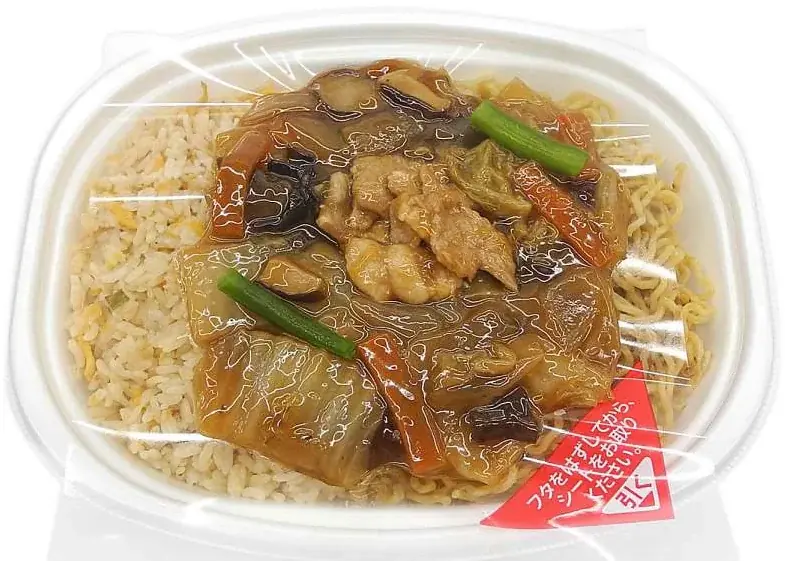 【北海道限定】ご飯と麺を一度に楽しめる！ボリューム満点の「あんかけ焼きそば&炒飯」 画像 2