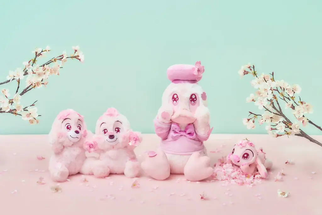 春の風に舞うプーさんたちが愛らしい、桜をテーマにした新コレクションが登場！つぶらな瞳や花びらモチーフがポイントのアイテムをディズニーストアで1月16日（金）より順次発売 画像 2