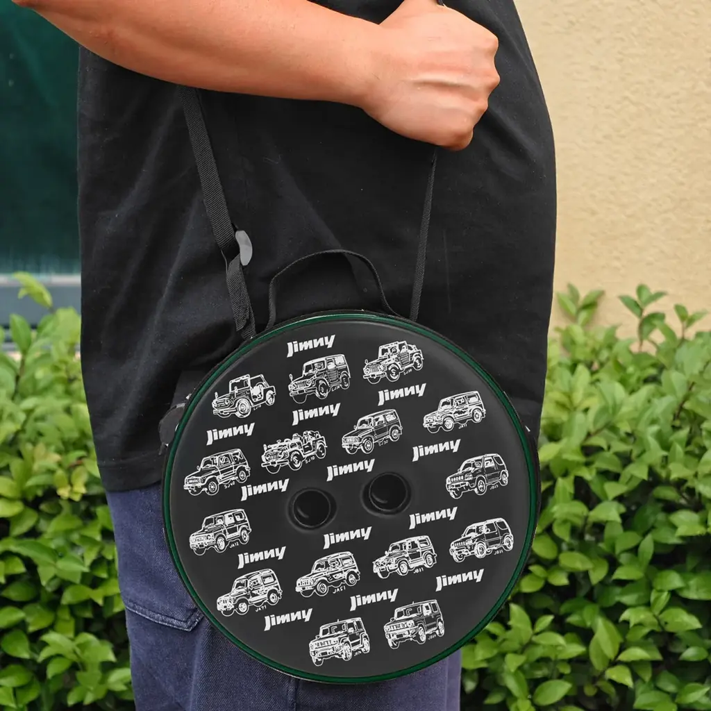 歴代ジムニーが並ぶデザイン！折りたたみスツール、東京オートサロン2026で販売！（生産数1000個限定） 画像 11