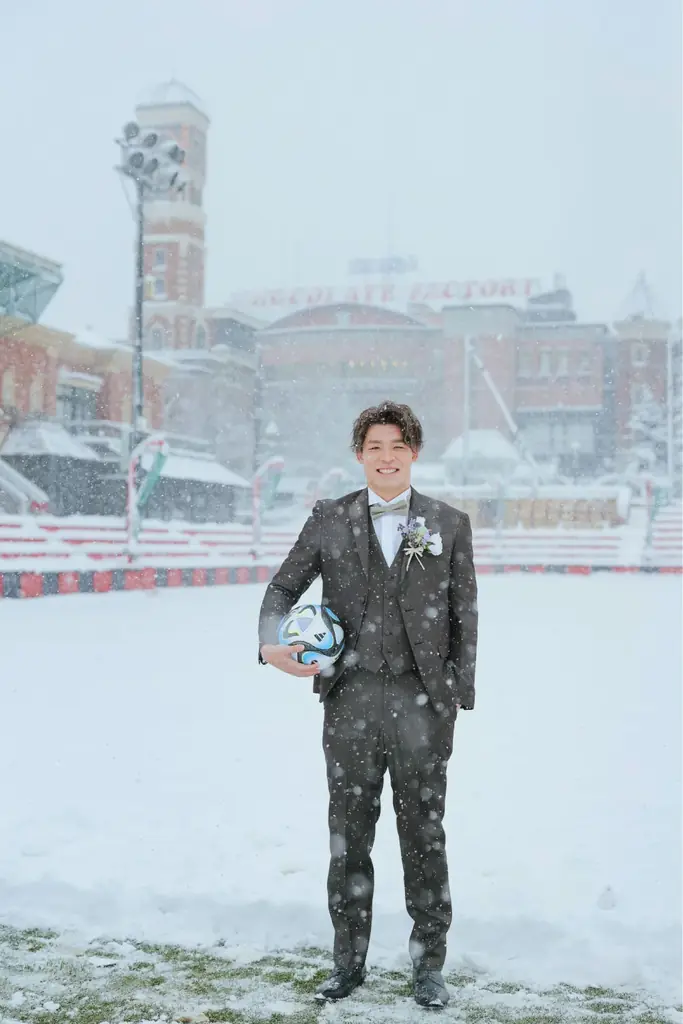 北海道コンサドーレ札幌・家泉怜依選手ご夫妻が、フォトウエディングでドレスショップ ディスティーナをご利用いただきました 画像 1