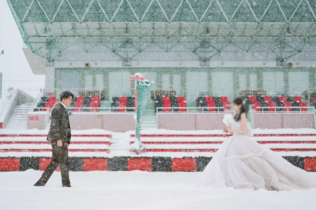 北海道コンサドーレ札幌・家泉怜依選手ご夫妻が、フォトウエディングでドレスショップ ディスティーナをご利用いただきました 画像 4