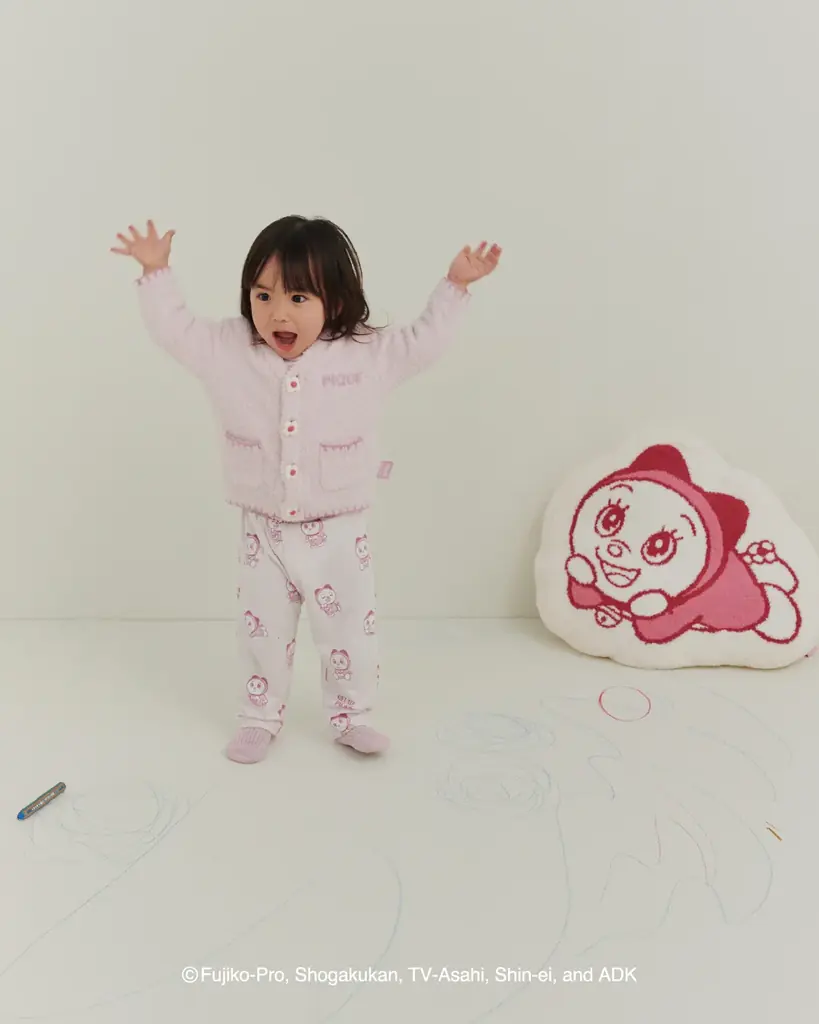 【ドラえもん meets GELATO PIQUE】喜怒哀楽あふれるドラえもんとドラミの表情をオリジナルアートで描く、身に纏うだけで思わず笑顔になるようなコレクションをお届け【1月16日発売】 画像 27