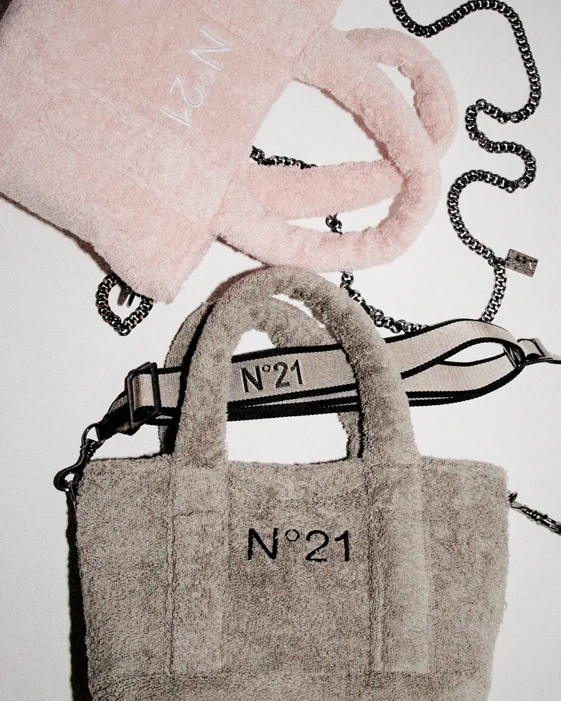 【N21】バレンタインギフトにぴったりな日本限定アイテムをリリース　サンリオ「クロミ」、キャップブランド「’47」と「MLB」などコラボアイテムを展開 画像 9