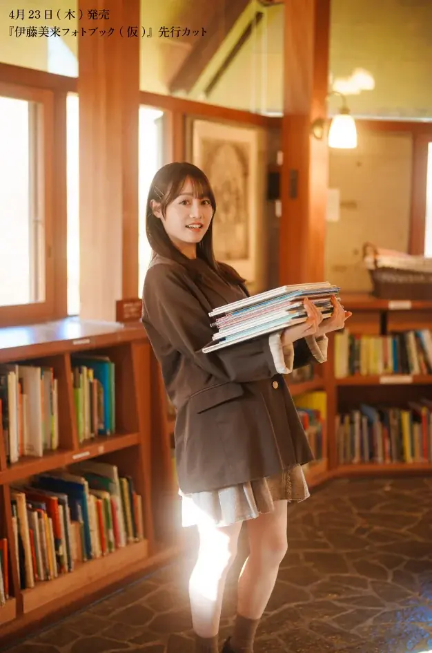 伊藤美来さん最新フォトブックが4月23日(木)に発売決定！ 画像 4