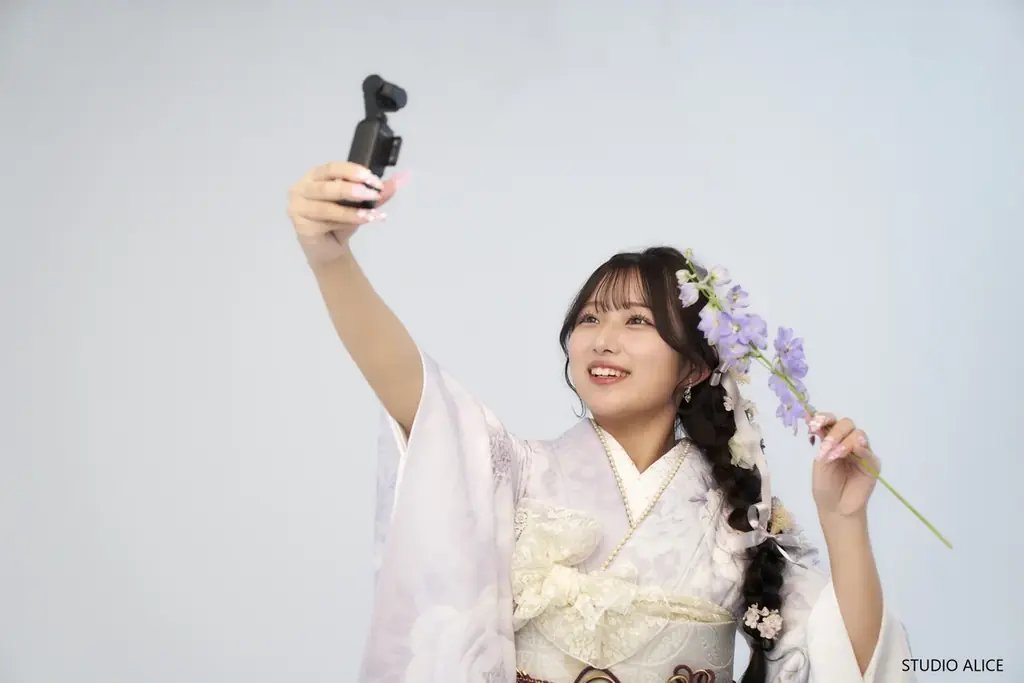 人気インフルエンサーの希空とスタジオアリスがコラボレーション！1月12日より、成人式振袖レンタル＆前撮りパック「ふりホ」の新WebCM「“今、私が着たい振袖。” 希空×ふりホ ４LOOK」を公開！ 画像 7