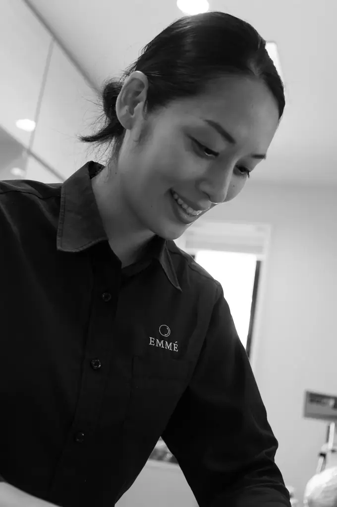 【日本橋高島屋】バレンタイン会場で国内外のトップクラスのパティシエたちと触れあえる楽しさを体験！マキシム・フレデリック氏、セバスチャン・ブイエ氏たちが、目の前で作りたてのデセールやパフェを提供！ 画像 6