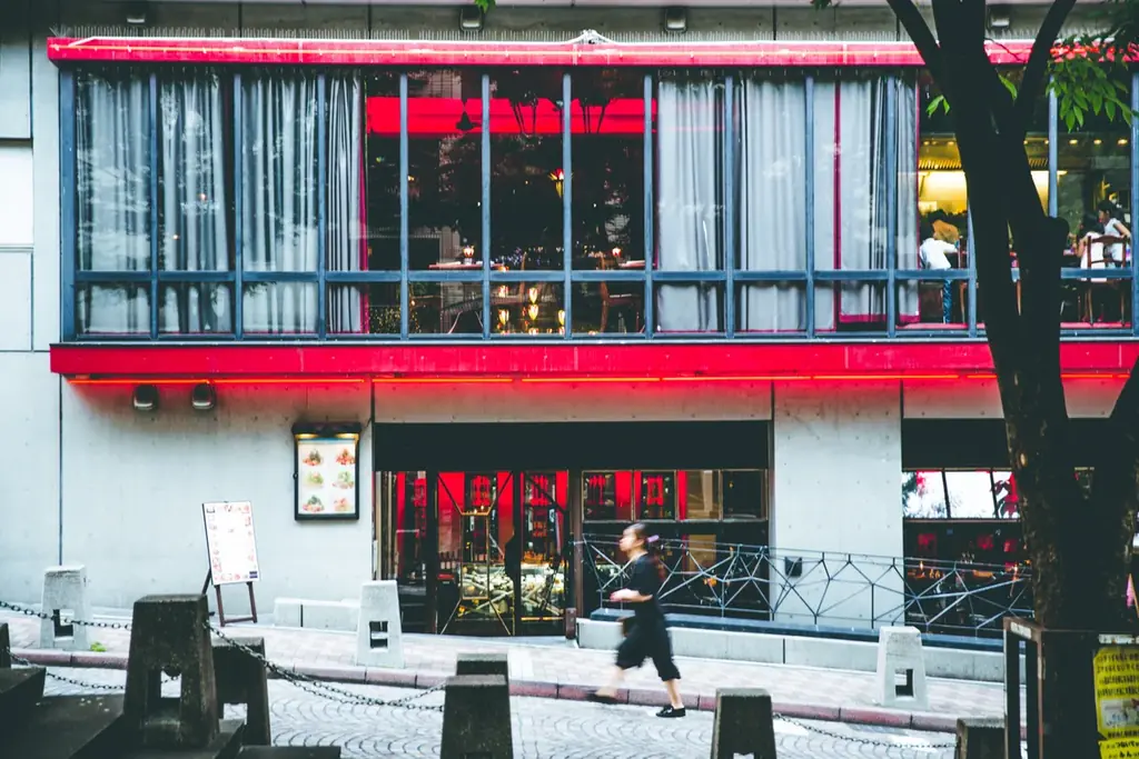 【デカダンス ドュ ショコラ】2026年バレンタインは“ビューティー”がテーマ。ピンクリボンに包まれた、新作「バパマンガ」や 情熱の「LOVEKISS」をお届け 画像 12