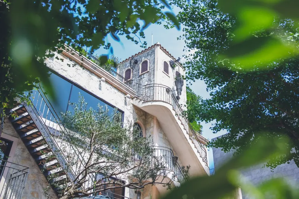 【デカダンス ドュ ショコラ】2026年バレンタインは“ビューティー”がテーマ。ピンクリボンに包まれた、新作「バパマンガ」や 情熱の「LOVEKISS」をお届け 画像 13