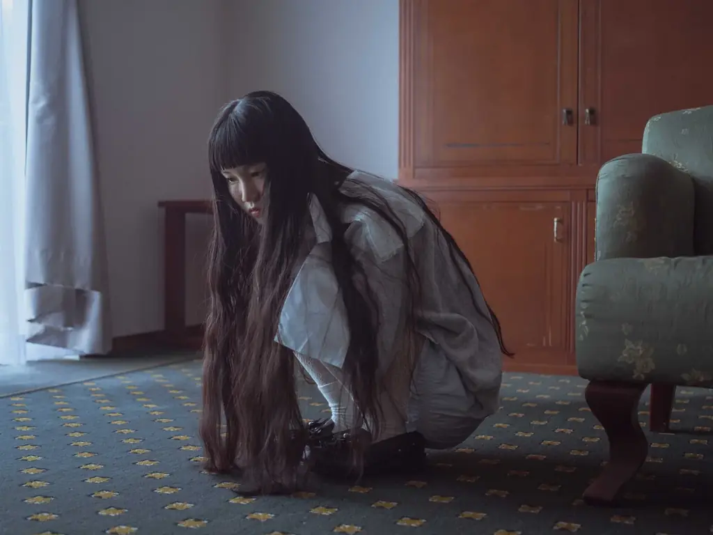 HARUTA WEB限定スペシャルアイテム『Fleur Tassel Loafers』 画像 3