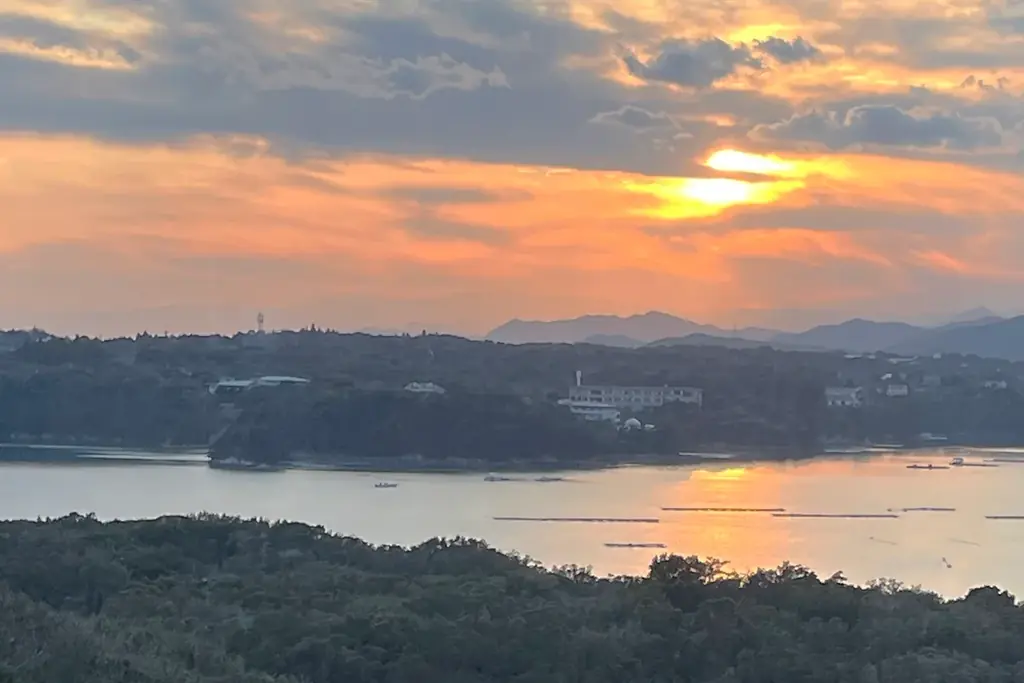 【ショコラティエ パレドオール】バレンタインに贈る新発想のチョコレート！再生と海水、型にはまらない2つのアプローチ 画像 3