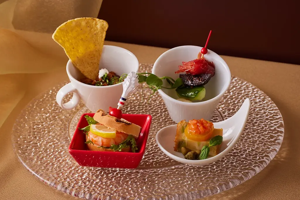 【スイスホテル南海大阪】リンツチョコレートを心ゆくまで堪能するアフタヌーンティー第二弾「ハーティーアフタヌーンティー with リンツチョコレート」を2月1日より開催 画像 4