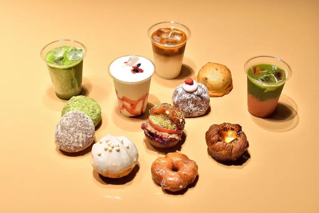 2026年春 ニューオープン。横浜ハンマーヘッドに新たな食の拠点が誕生。1階に「I’m donut？」をはじめとした3ブランドが同時出店、2階には日本初上陸・タイ発のパッタイ専門店がニューオープン！ 画像 3