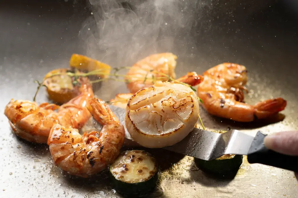 【リゾナーレ熱海】「スタジオビュッフェ もぐもぐ」が体験型レストランへ進化！自分だけのスイーツや熱海ならではの海鮮を堪能 画像 4