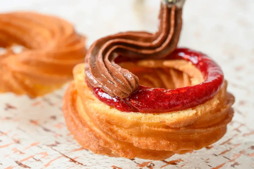 アトリエうかい ”洋菓子の街・神戸”のバレンタイン催事に出店。ブランド初となるドーナツを期間限定で販売。大丸神戸店「旧居留地VALENTINE 」2026年1月21日（水）から1月31日（土） 画像 2