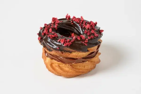 アトリエうかい ”洋菓子の街・神戸”のバレンタイン催事に出店。ブランド初となるドーナツを期間限定で販売。大丸神戸店「旧居留地VALENTINE 」2026年1月21日（水）から1月31日（土） 画像 4