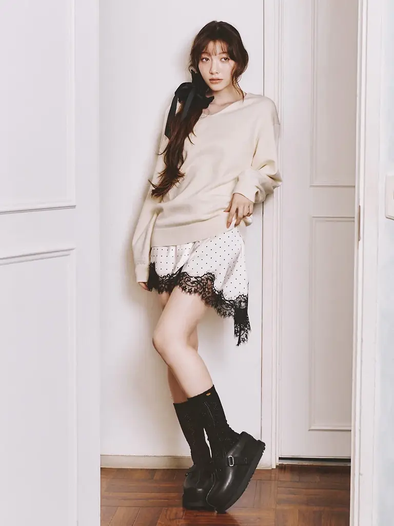 ＜LILY BROWN（リリー ブラウン）＞UGG®の人気モデル「Goldenstar Hi Clog（ゴールデンスター ハイ クロッグ）」を限定発売！ 画像 3