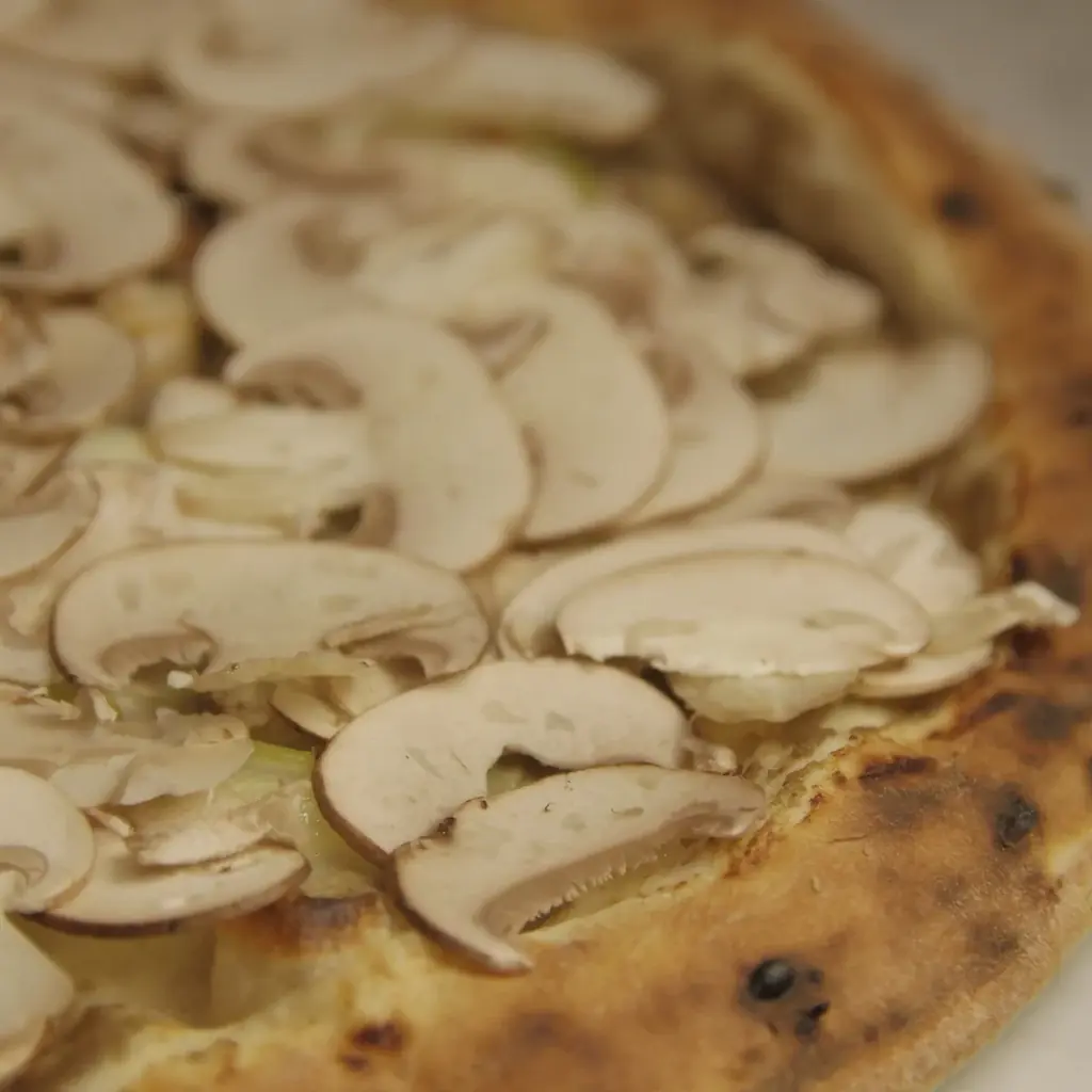 高松市で注目！低予算で飲食店運営が体験できるシェアレストラン「厨BUONO」に自家製食材のピザやフォカッチャを楽しむカフェ【e&(イート) 】2026年1月14日OPEN 　来店者記念特典を用意 画像 4