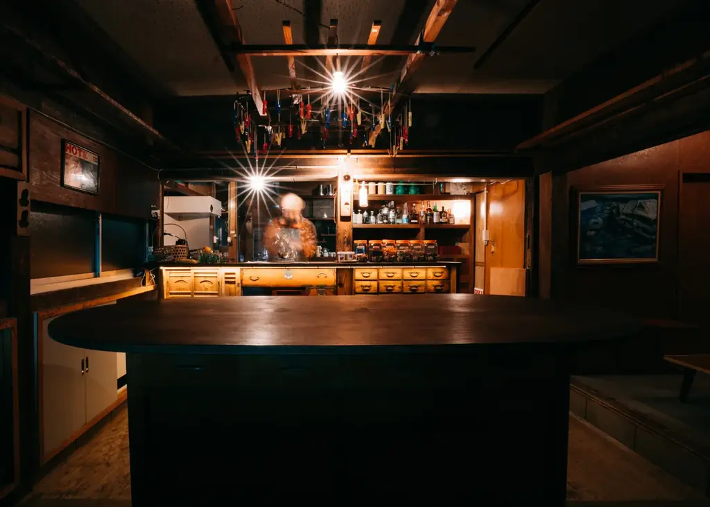 株式会社Yugeが蔵王温泉高湯通りの中心に位置する旧旅館三浦屋を改修し、飲食店、物販、簡易宿泊の機能を併せ持つ複合施設「三浦屋」を開業いたします 画像 2