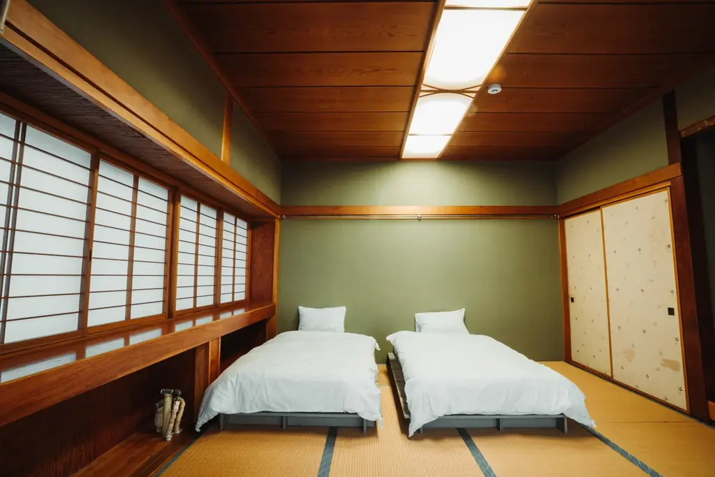 株式会社Yugeが蔵王温泉高湯通りの中心に位置する旧旅館三浦屋を改修し、飲食店、物販、簡易宿泊の機能を併せ持つ複合施設「三浦屋」を開業いたします 画像 5