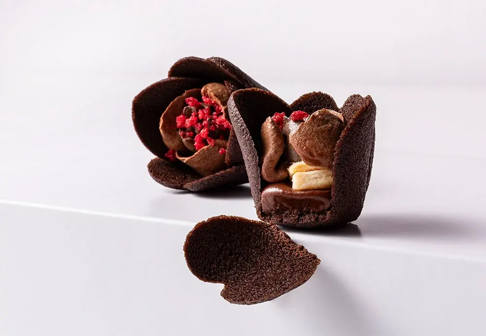 【TOKYOチューリップローズ】大丸東京店がNEW OPEN！ショコラと苺がとろけあう極厚バターサンド『ショコラバターサンド・ストロベリー』誕生 画像 6