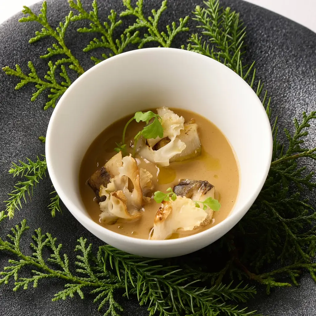 西麻布・三ツ星フレンチを牽引したヘッドシェフ・廣瀬隼人が、岐阜の美食シーンに新たな一石。地上160mで愉しむ美食の集い場「forty three」へ。 画像 5