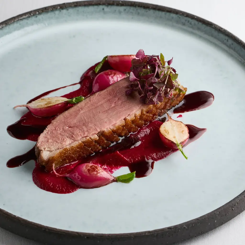 西麻布・三ツ星フレンチを牽引したヘッドシェフ・廣瀬隼人が、岐阜の美食シーンに新たな一石。地上160mで愉しむ美食の集い場「forty three」へ。 画像 8