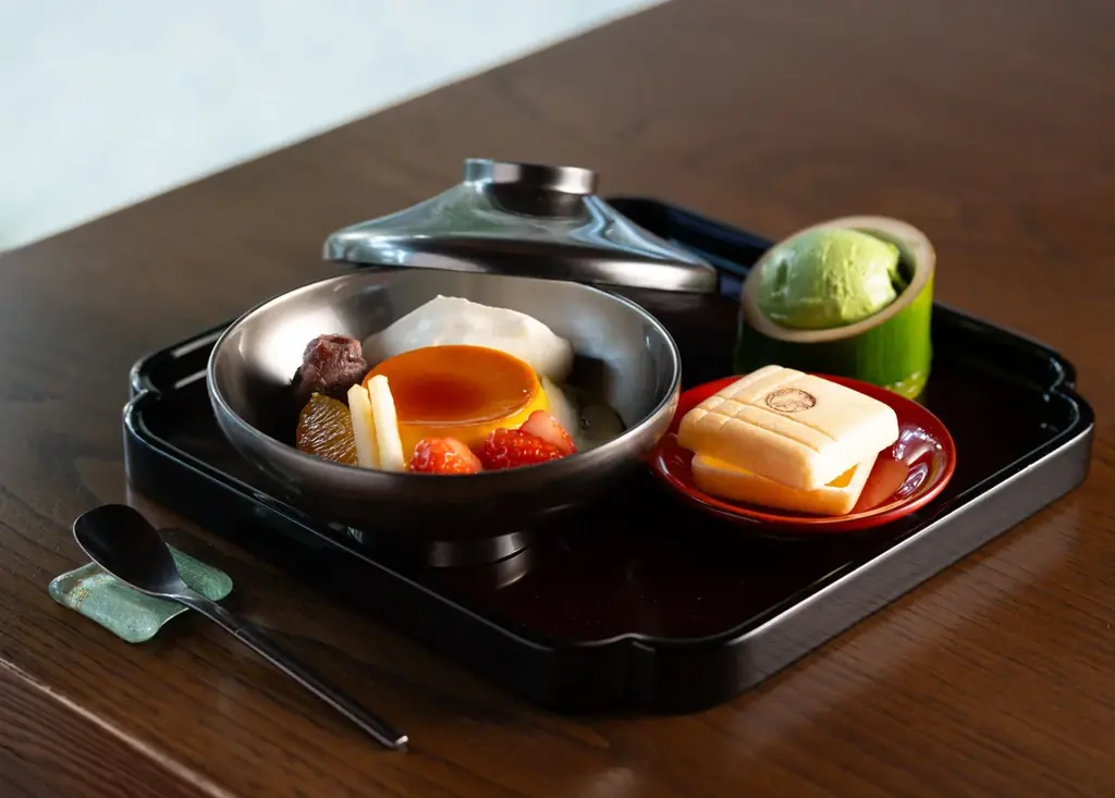 【翠嵐 ラグジュアリーコレクションホテル 京都】お椀で愉しむ、懐かしくも新しい味わい「八翠のプリン・ア・ラ・モード」を販売開始 画像 2