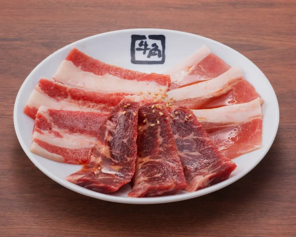 【牛角】好評につき『焼肉酒場セット』が定番メニューに！平均3,000円以上お得な“焼肉×居酒屋”スタイルを提案—「6種の焼肉・2h飲み放題・無限枝豆」で1,980円 画像 4