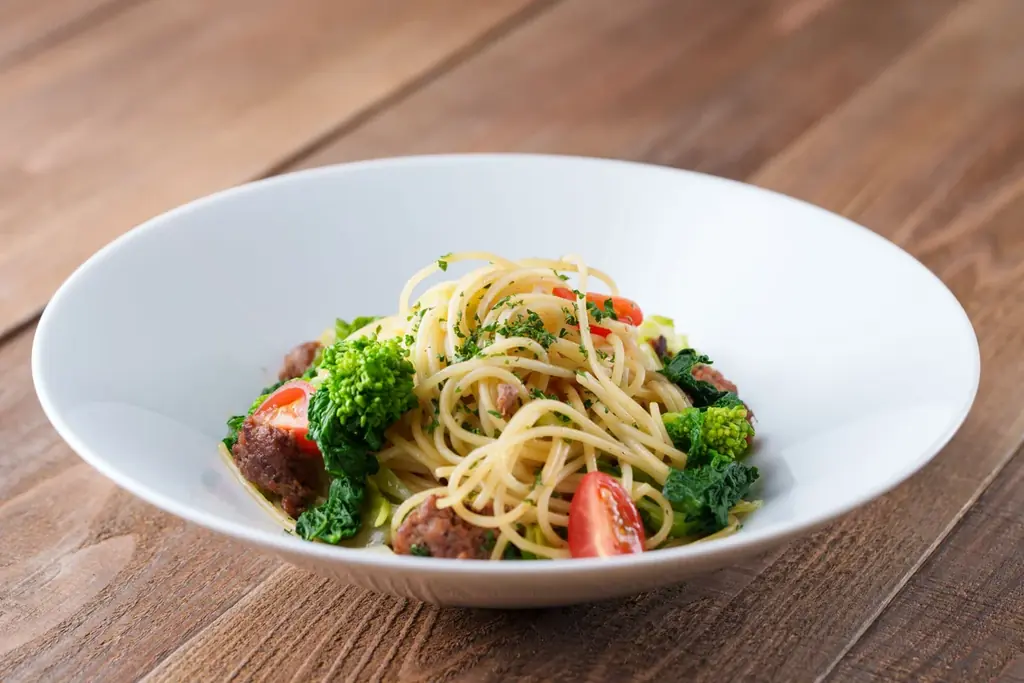 【仙台ロイヤルパークホテル】いちごと桜香る“春色”スイーツ＆デリブッフェ～選べるメインディッシュ～ 画像 2