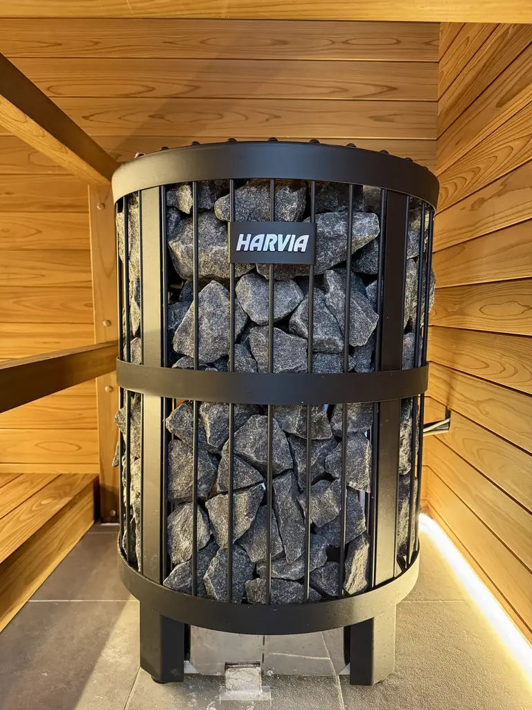 船の上でフィンランド式ロウリュ体験を | ジャンボフェリー「りつりん2」船内に世界シェアNo.1〈HARVIA〉製サウナを導入 画像 2