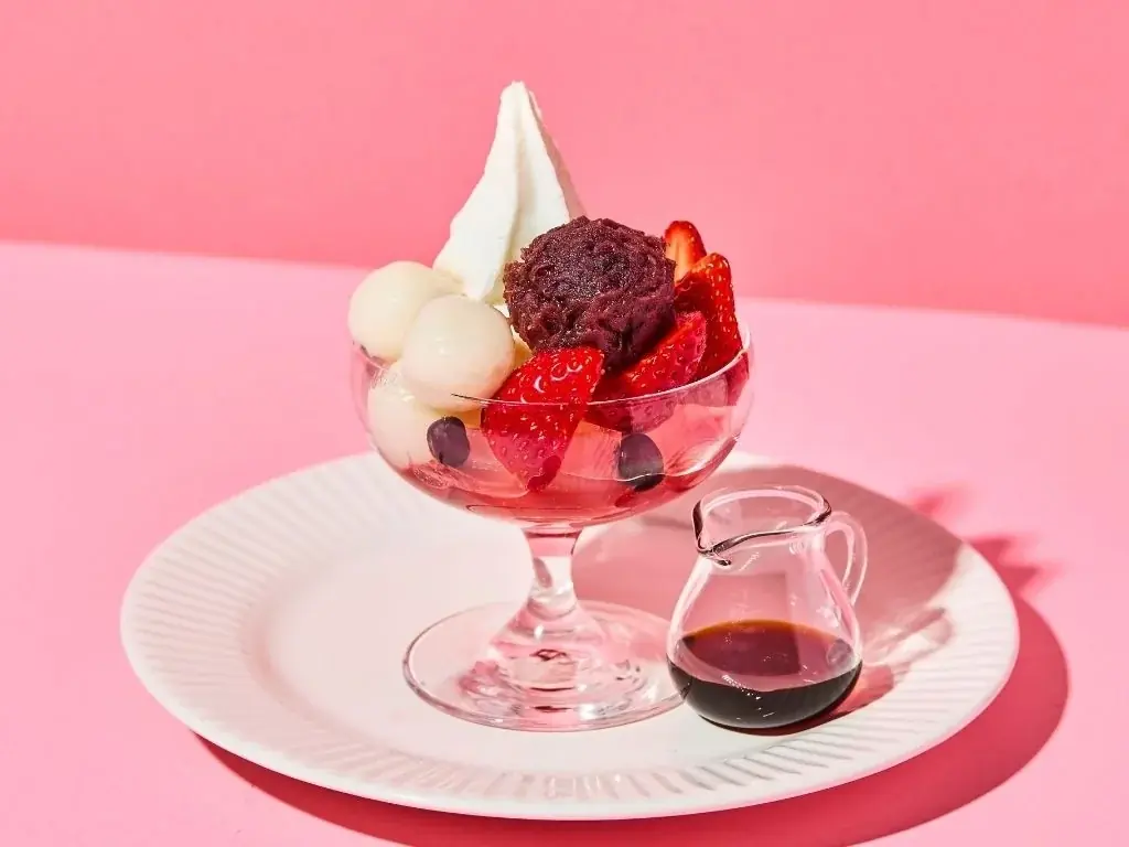 【フタバフルーツパーラー】苺の品種が日替わりで楽しめる！数量限定の希少な白苺を使用したパフェなど、旬の苺を存分に堪能できるスイーツ4種を、新宿店・川崎店にて期間限定で本日より販売開始！ 画像 9