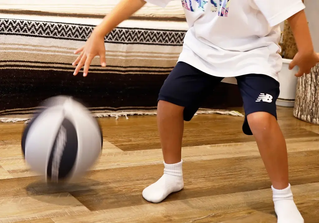 完売続出「静音バスケットボール」に新展開！全国のバスケキッズから届いた熱い要望に応え5-6号球が仲間入り 画像 4