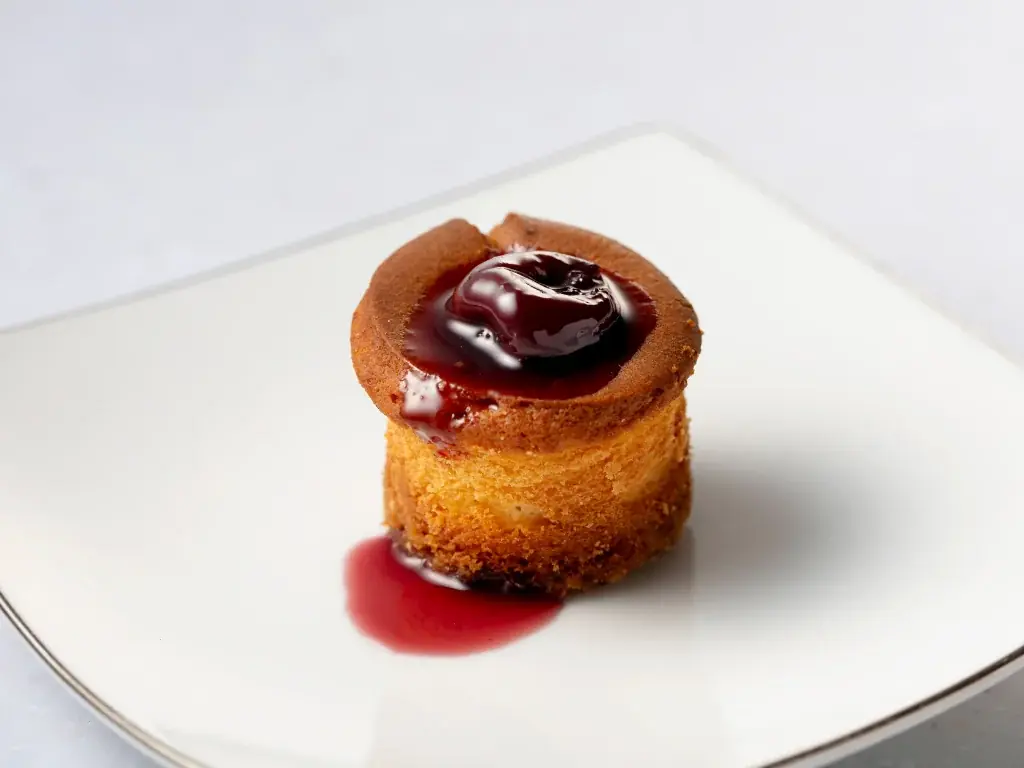 【メルキュール横須賀】季節ごとに新しい! 少しだけ特別なアフタヌーンティーシリーズ「Very Collection」誕生！ 第一弾は横須賀生まれの苺とSAKURAがきらめく春メニューが登場 画像 2