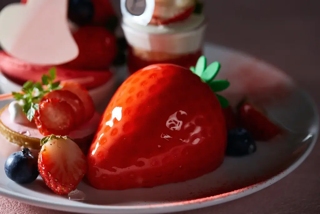 【水戸プラザホテル】大人気ストロベリーアフタヌーンティーセットの第二弾！県産苺の食べ比べが付いた贅沢なラインナップ 画像 2