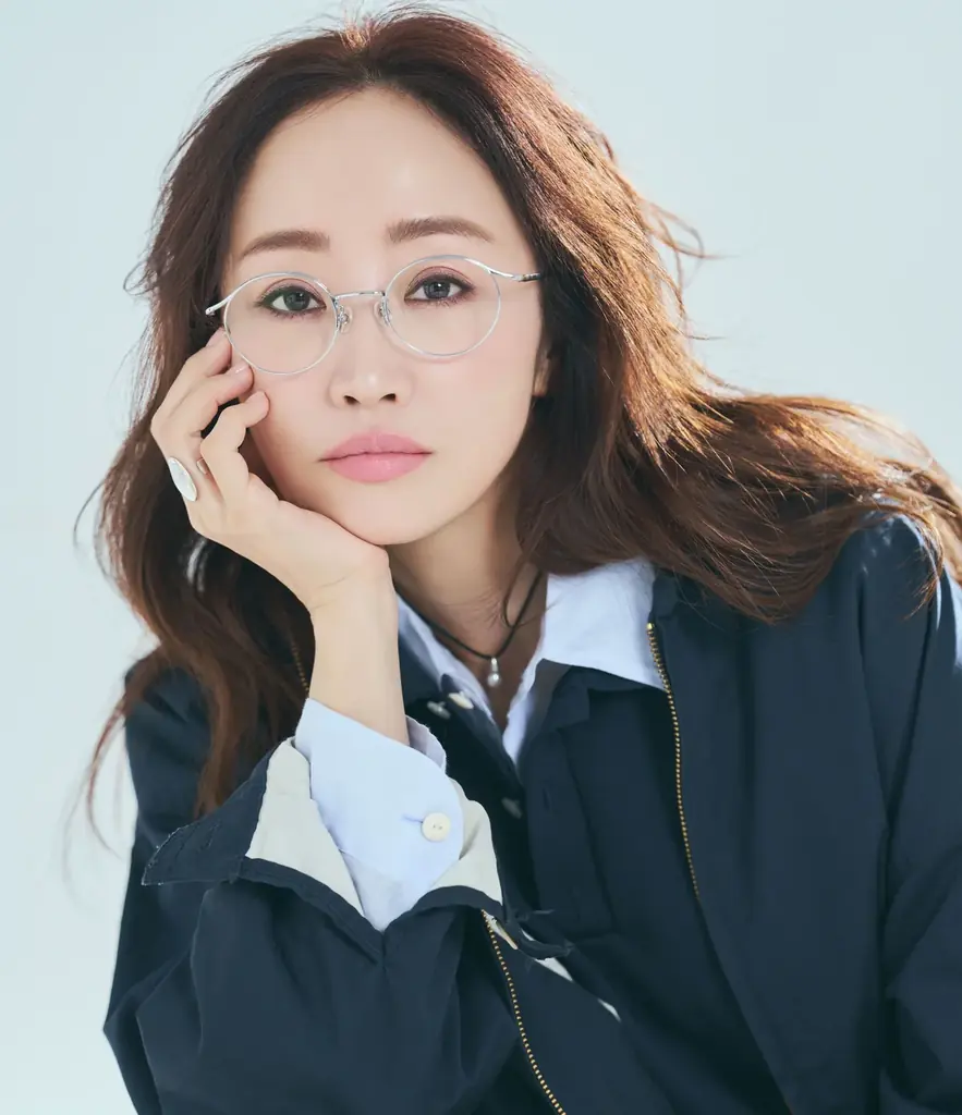 JINS×神崎恵 理論で、美しくなる。神崎流メソッドを実装したメイクを超える「大人美容メガネ」2月11日（水）発売 画像 13