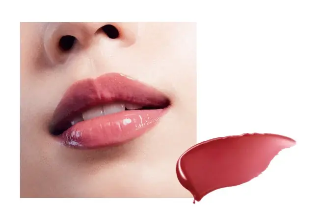 もっちりとした弾力のある厚みツヤ膜で、脈打つような仕上がりが続く。生命感ラスティングルージュ「ルージュスターヴァイブラント」に艶やかに酔いしれる美粘膜カラーの新色が登場 画像 3