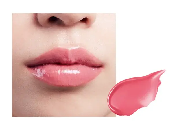 もっちりとした弾力のある厚みツヤ膜で、脈打つような仕上がりが続く。生命感ラスティングルージュ「ルージュスターヴァイブラント」に艶やかに酔いしれる美粘膜カラーの新色が登場 画像 6