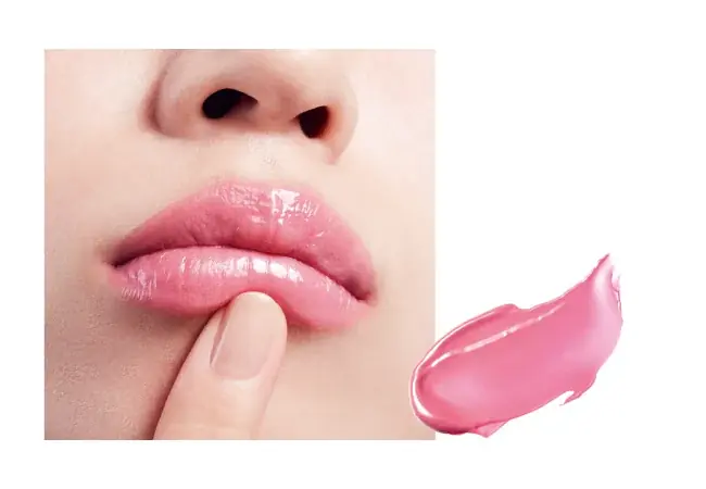 もっちりとした弾力のある厚みツヤ膜で、脈打つような仕上がりが続く。生命感ラスティングルージュ「ルージュスターヴァイブラント」に艶やかに酔いしれる美粘膜カラーの新色が登場 画像 7