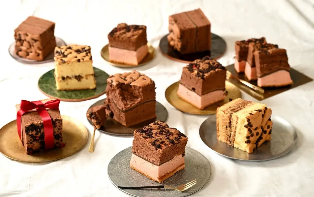 【グランドカステラ】ふわふわ台湾カステラで味わう、恋するショコラ。 『フランボワーズ・エ・ショコラ』を主役にした 3 種のチョコレートフレーバーが登場！ 画像 1