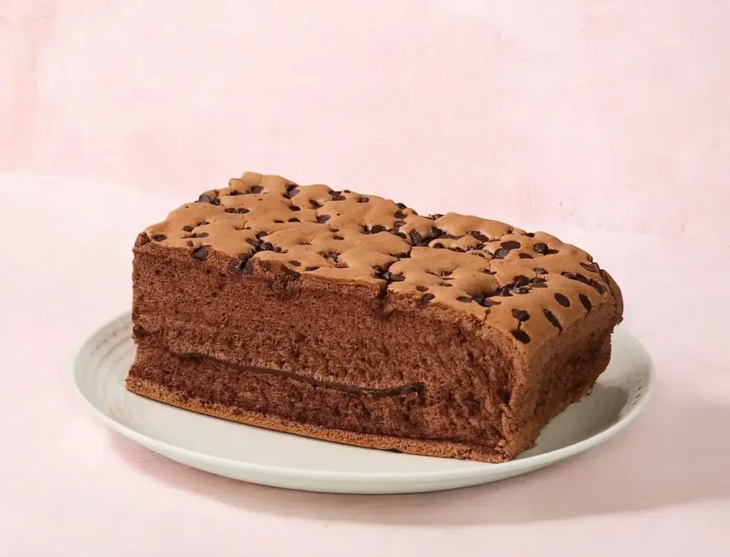 【グランドカステラ】ふわふわ台湾カステラで味わう、恋するショコラ。 『フランボワーズ・エ・ショコラ』を主役にした 3 種のチョコレートフレーバーが登場！ 画像 3