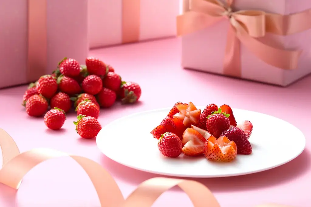 【タカノフルーツパーラー】いちごが思う存分味わえるタカノフルーツティアラで食べ放題 画像 1