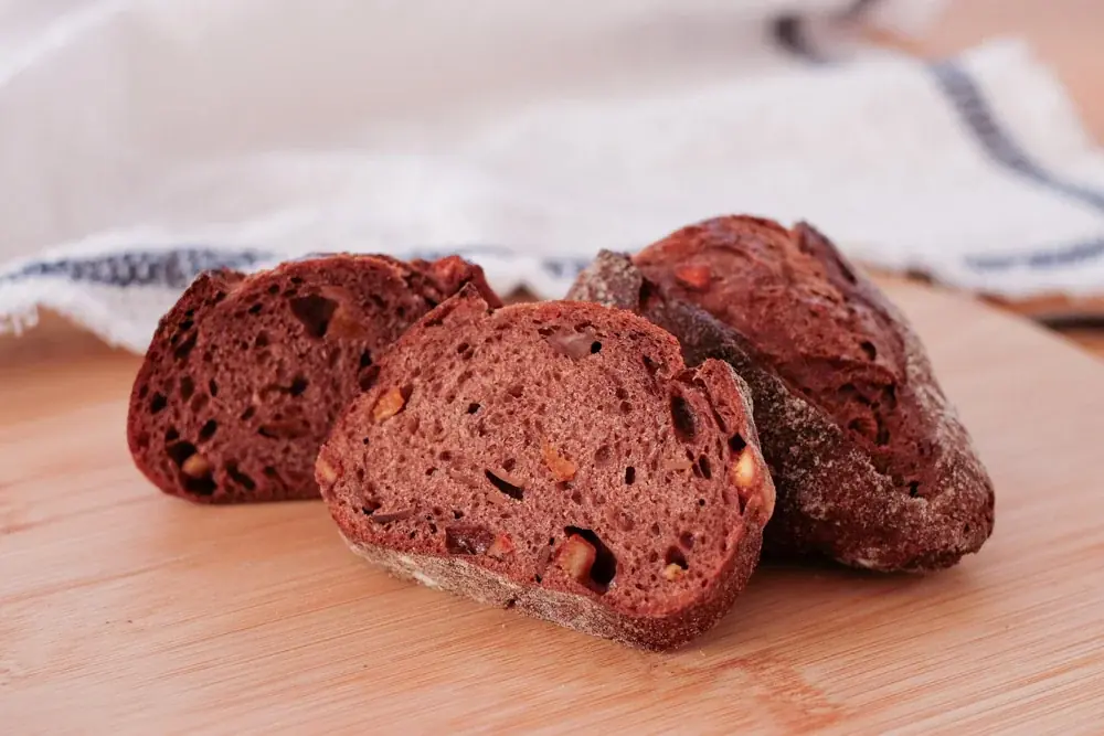 全国のパン屋4店舗のチョコレート商品が詰まったパンセットが登場。今年はパンでチョコレートをより身近に。 画像 6