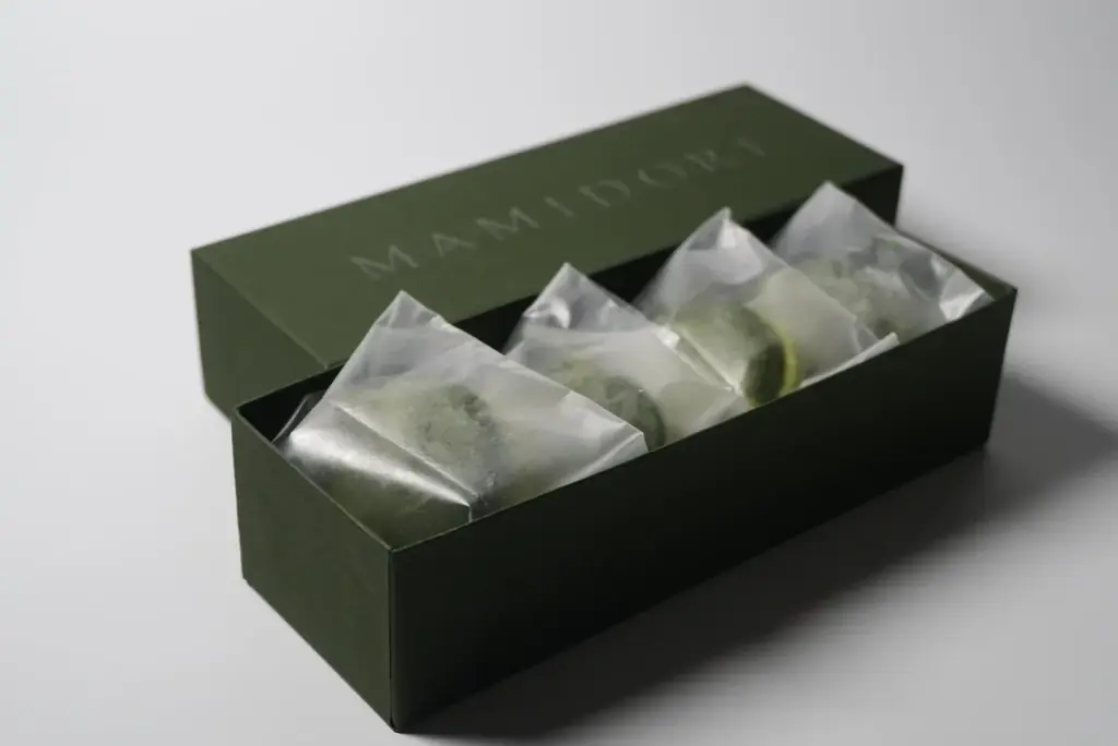 【濃厚抹茶チョコマカロン】バレンタインを贅沢に楽しむ限定大容量セットや想いを伝えるメッセージカード付きセットが登場 画像 10