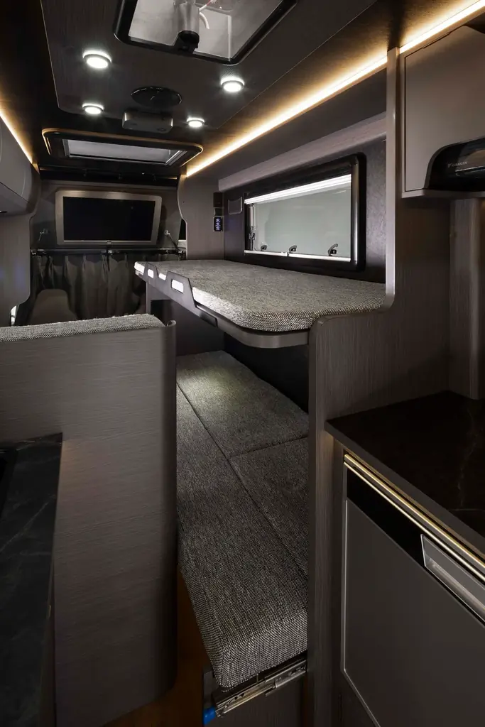 “今までに見たことがない”キャンピングカー『KATANA』世界初公開。ジャパンキャンピングカーショー2026で7車種新型モデル一挙デビュー 画像 9