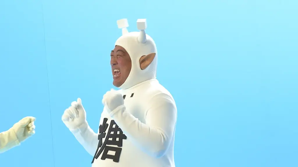 パッケージリニューアルした「からだすこやか茶W＋」と食事をもっと楽しもう！新ブランドアンバサダーにロバート秋山竜次さんを起用、新CM『小悪魔W(ダブル)』篇1月19日（月）全国で放映開始 画像 10