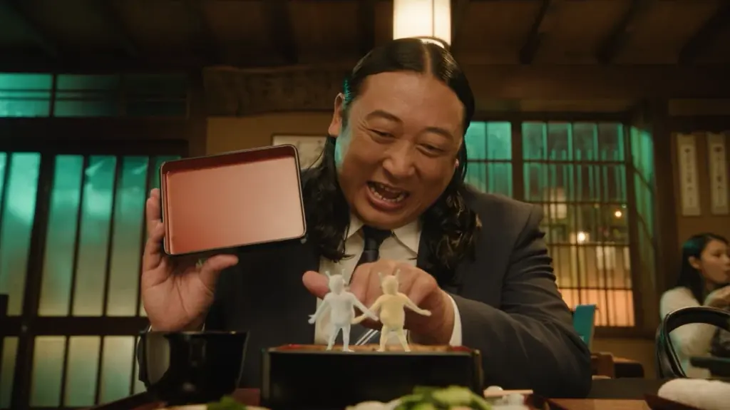 パッケージリニューアルした「からだすこやか茶W＋」と食事をもっと楽しもう！新ブランドアンバサダーにロバート秋山竜次さんを起用、新CM『小悪魔W(ダブル)』篇1月19日（月）全国で放映開始 画像 5