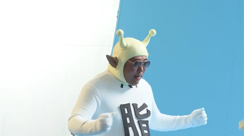 パッケージリニューアルした「からだすこやか茶W＋」と食事をもっと楽しもう！新ブランドアンバサダーにロバート秋山竜次さんを起用、新CM『小悪魔W(ダブル)』篇1月19日（月）全国で放映開始 画像 9